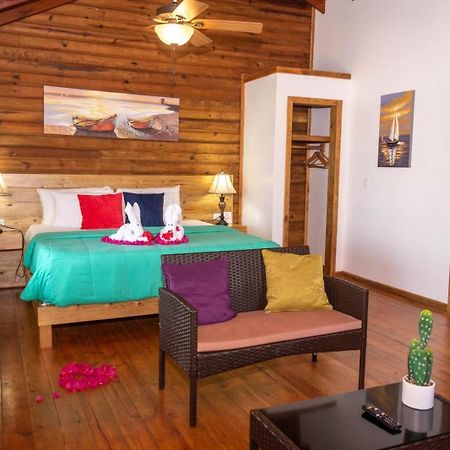 Hotel And Dive Center Roatan Yacht Club French Harbour Dış mekan fotoğraf