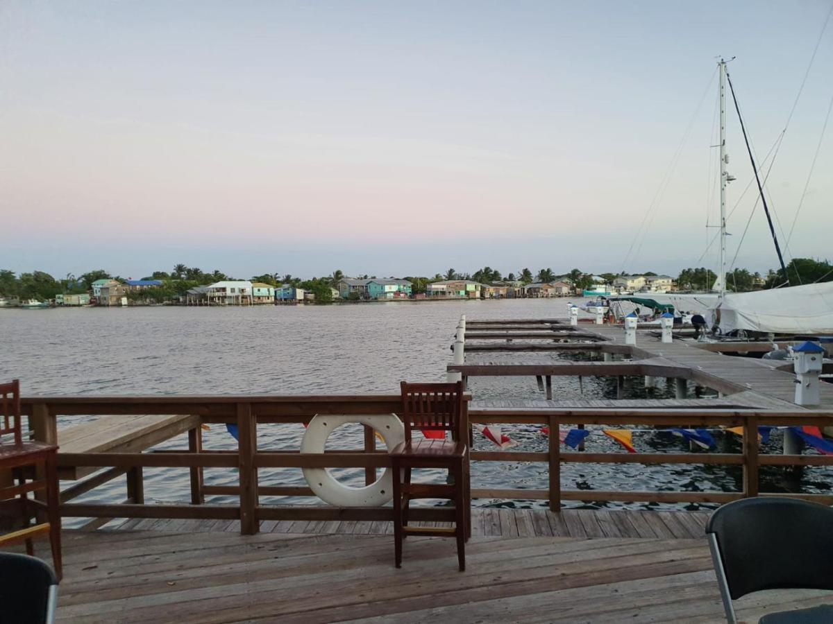 Hotel And Dive Center Roatan Yacht Club French Harbour Dış mekan fotoğraf