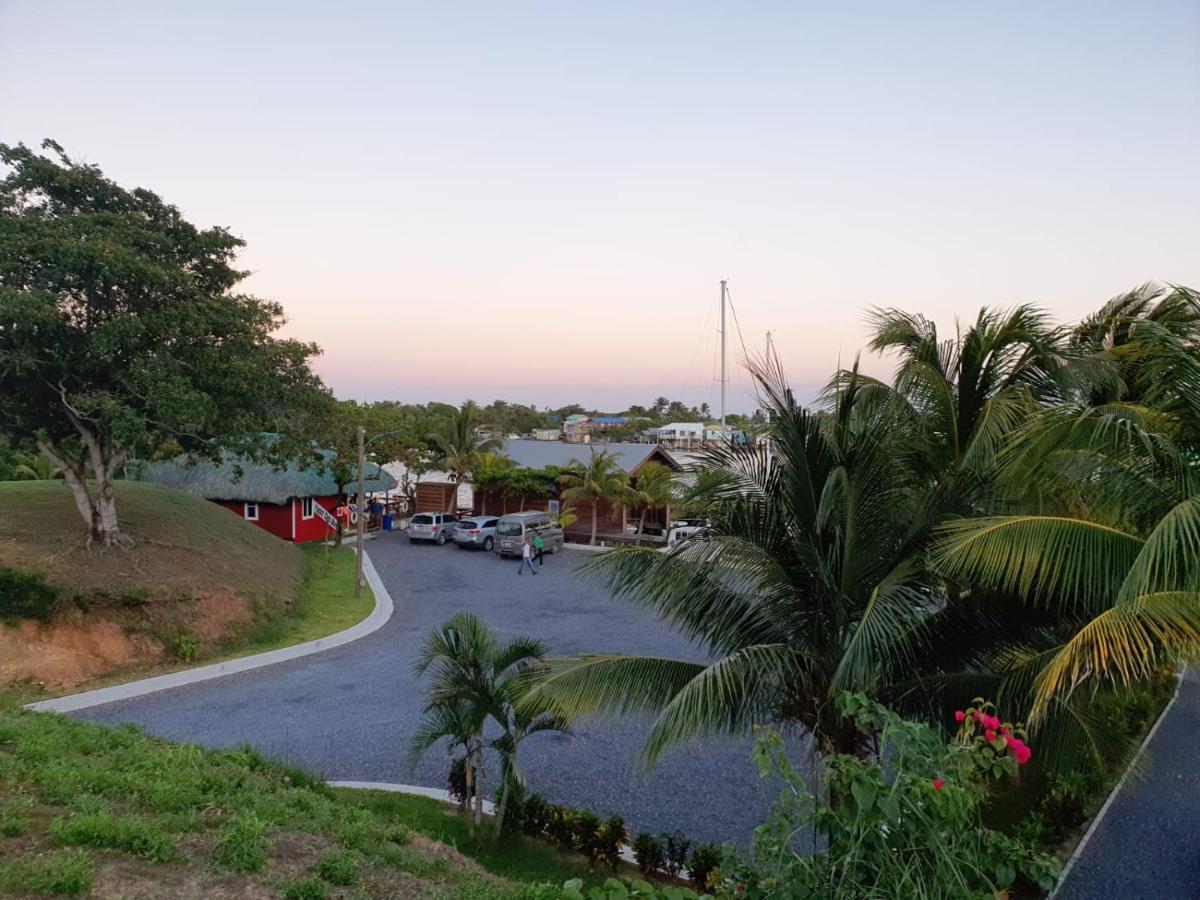 Hotel And Dive Center Roatan Yacht Club French Harbour Dış mekan fotoğraf