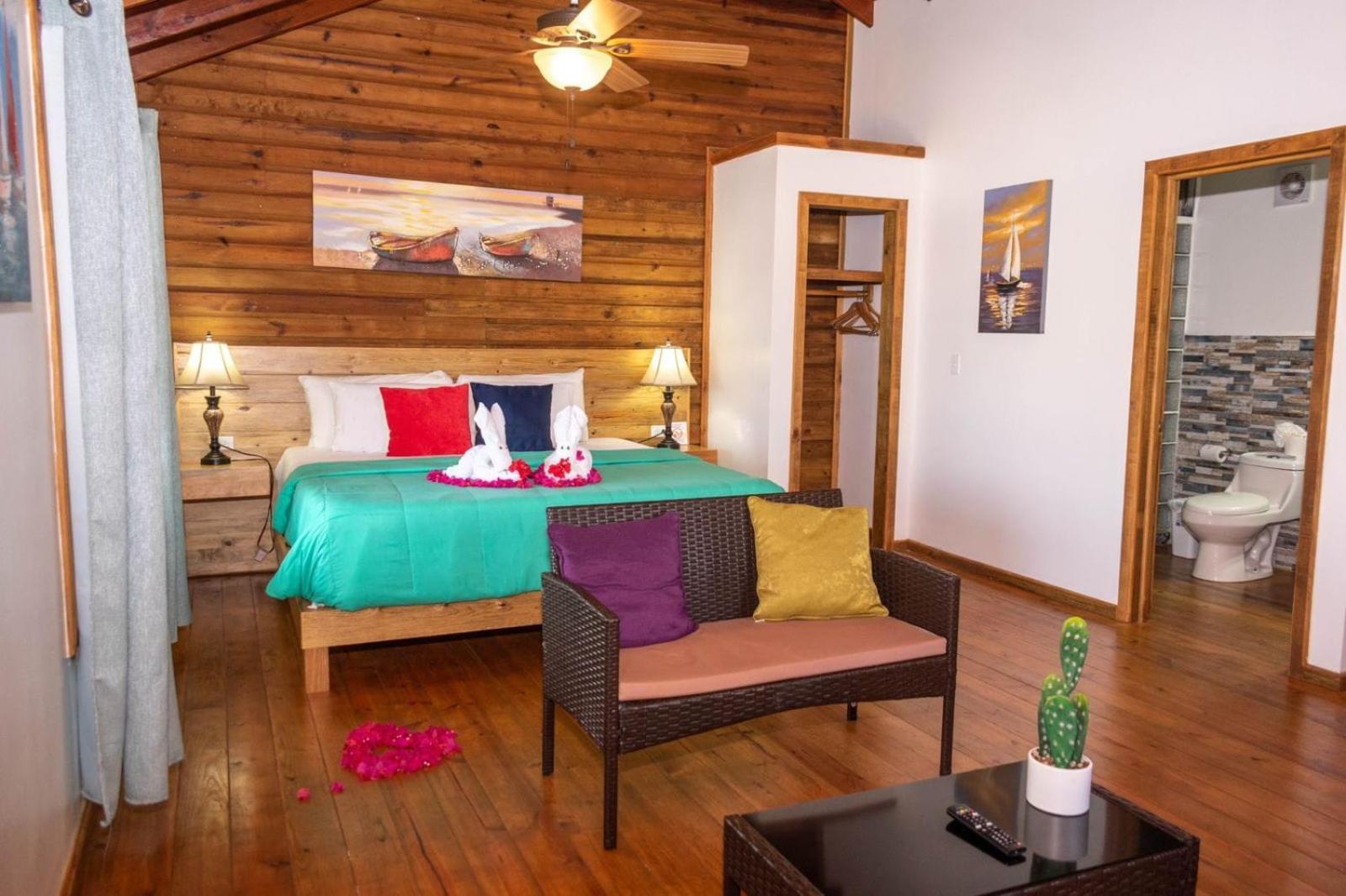 Hotel And Dive Center Roatan Yacht Club French Harbour Dış mekan fotoğraf